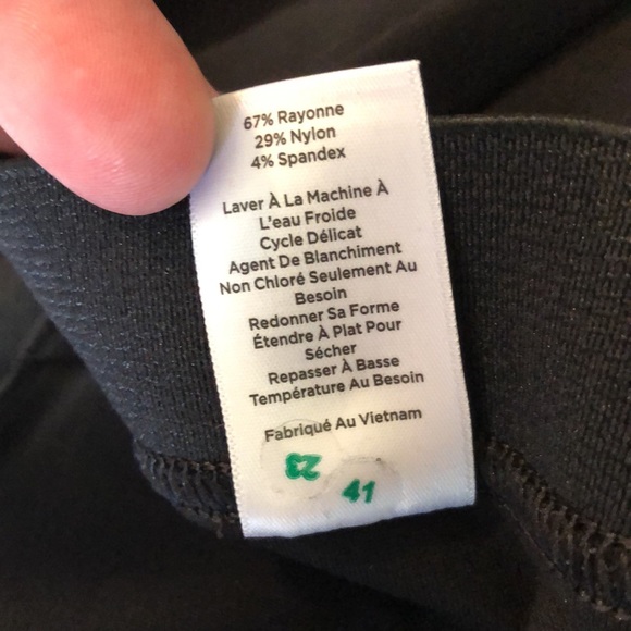 TALBOTS Size 12.P FlatFront PullOn
STRETCH Classic Black Cigarette $119 NEW - Picture 8 of 12